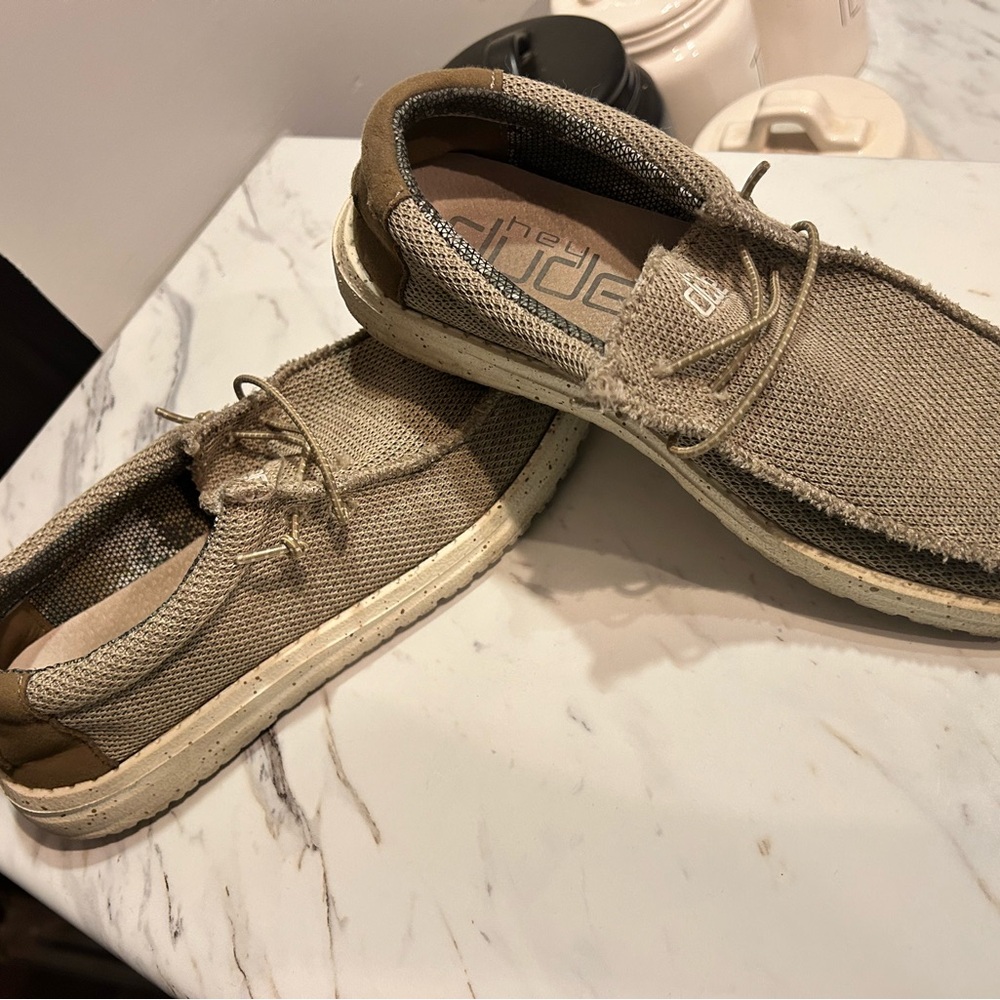 Hey Dudes like new condition